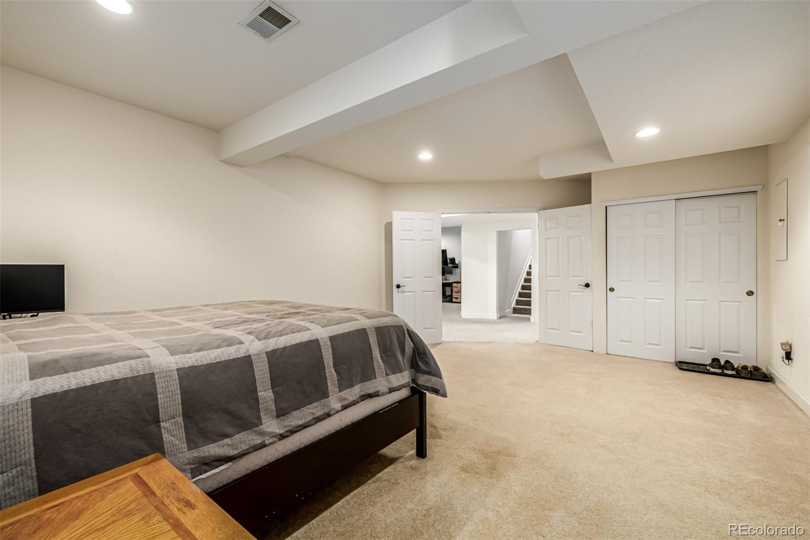 MLS Image #33 for 7722 e 6th place,denver, Colorado