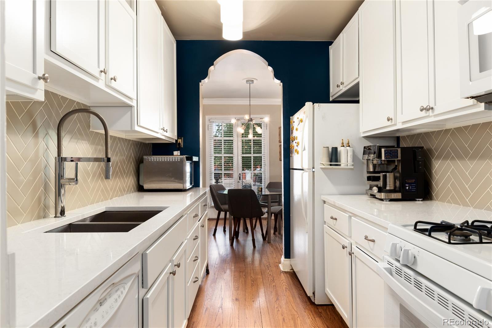 MLS Image #4 for 931 n emerson street 1,denver, Colorado