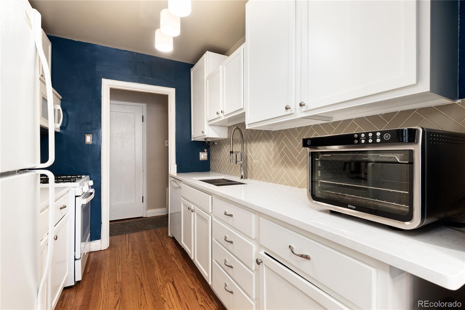 MLS Image #5 for 931 n emerson street 1,denver, Colorado