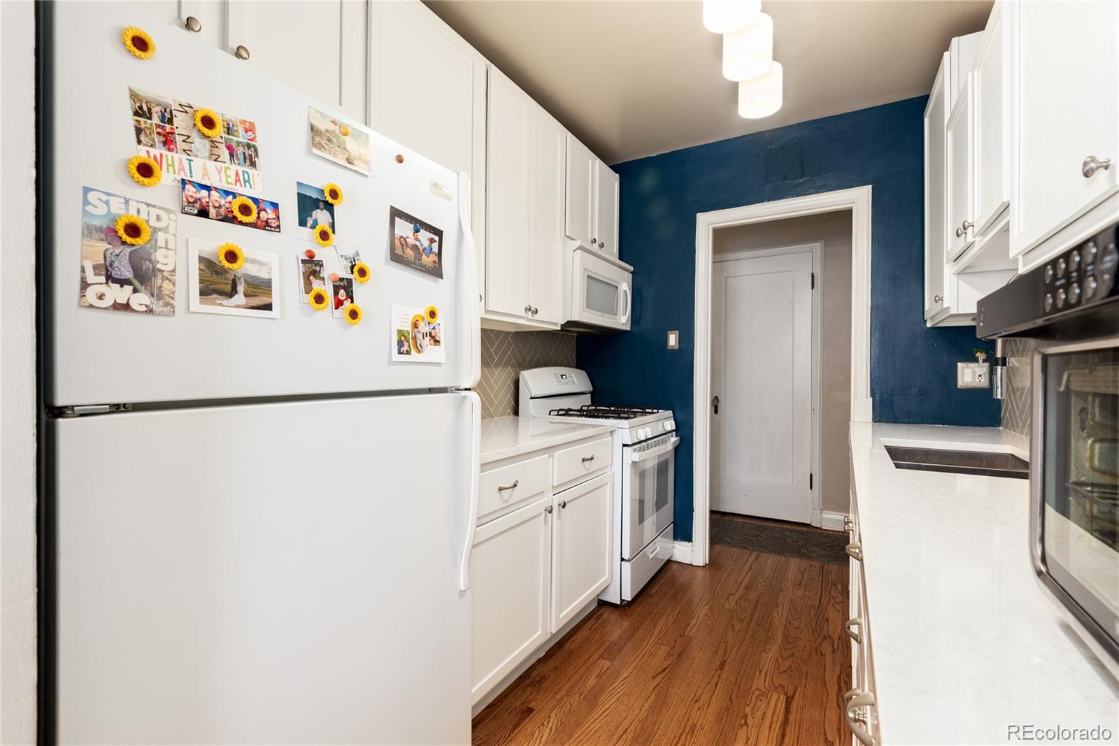 MLS Image #6 for 931 n emerson street 1,denver, Colorado