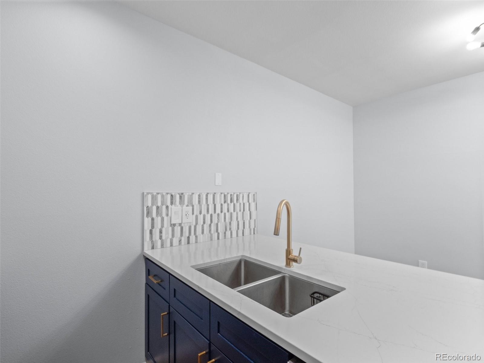 MLS Image #10 for 5335  pecos way 4,denver, Colorado