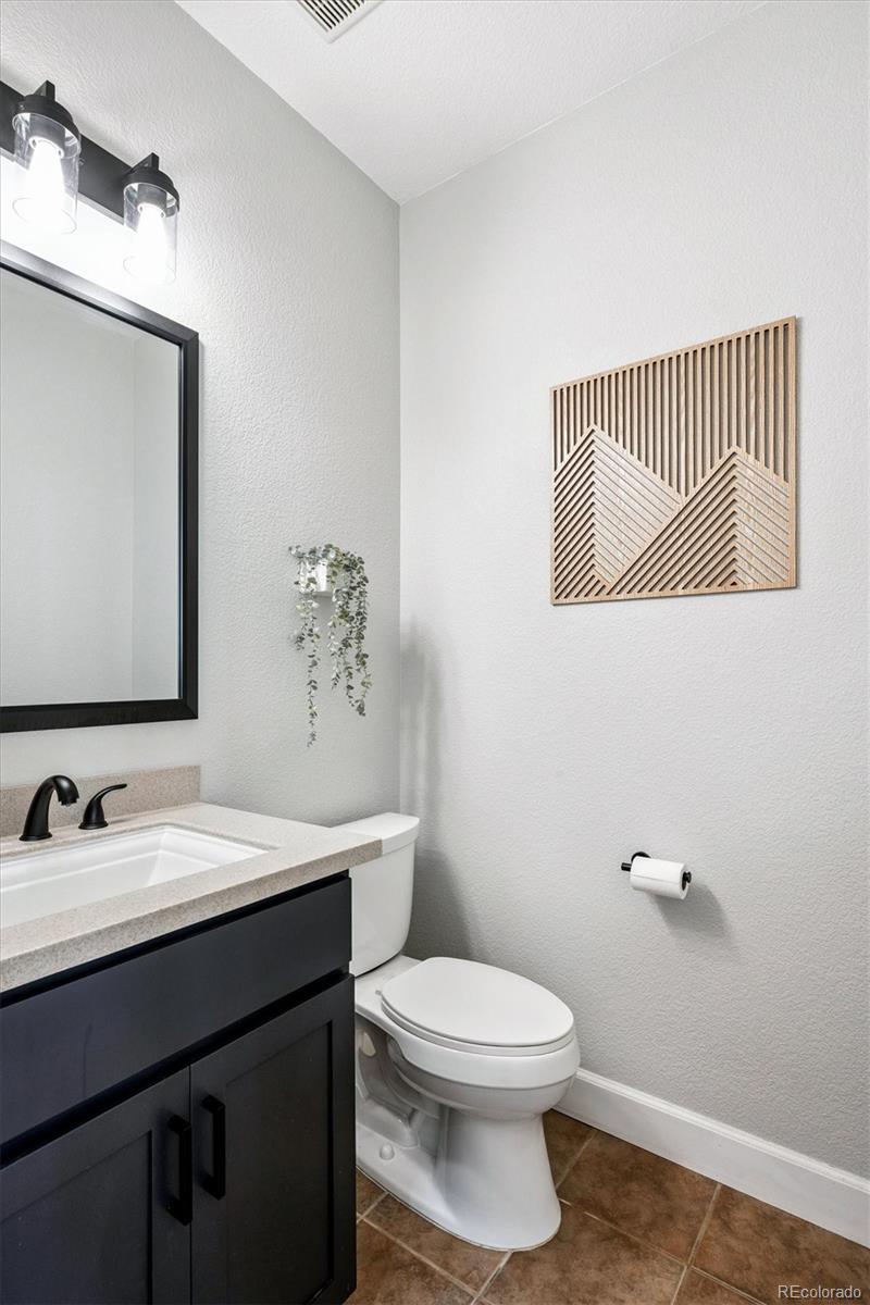 MLS Image #15 for 7948 e 23rd avenue,denver, Colorado