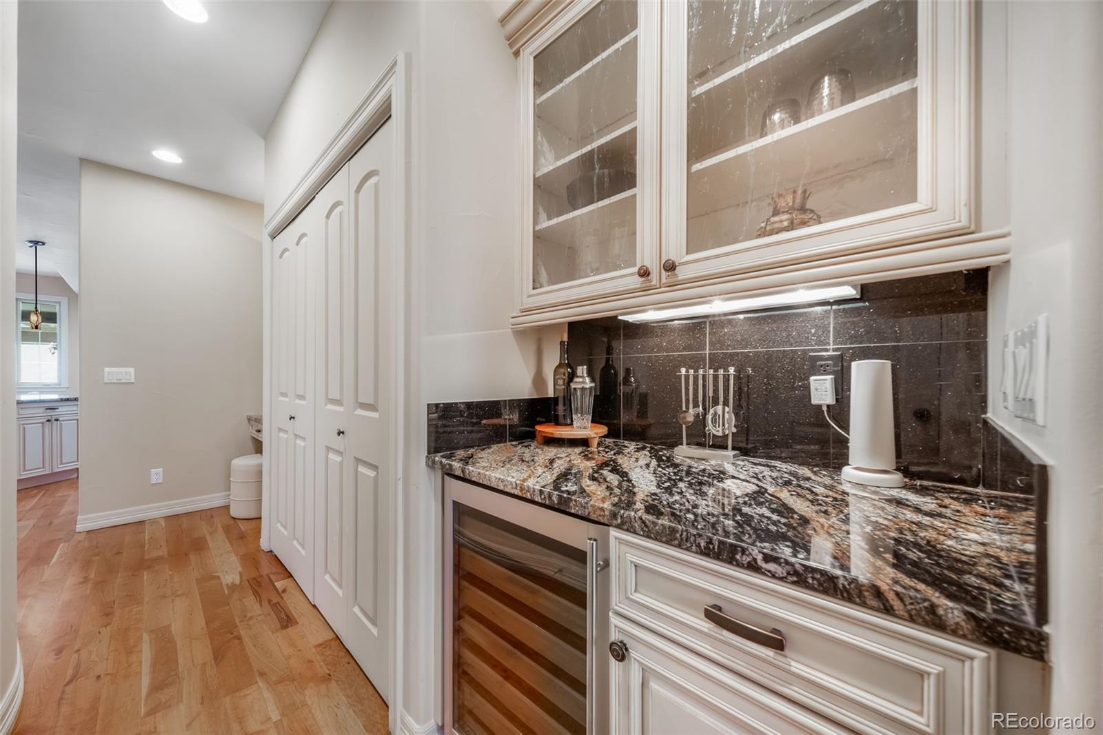 MLS Image #14 for 1425 s elizabeth street,denver, Colorado
