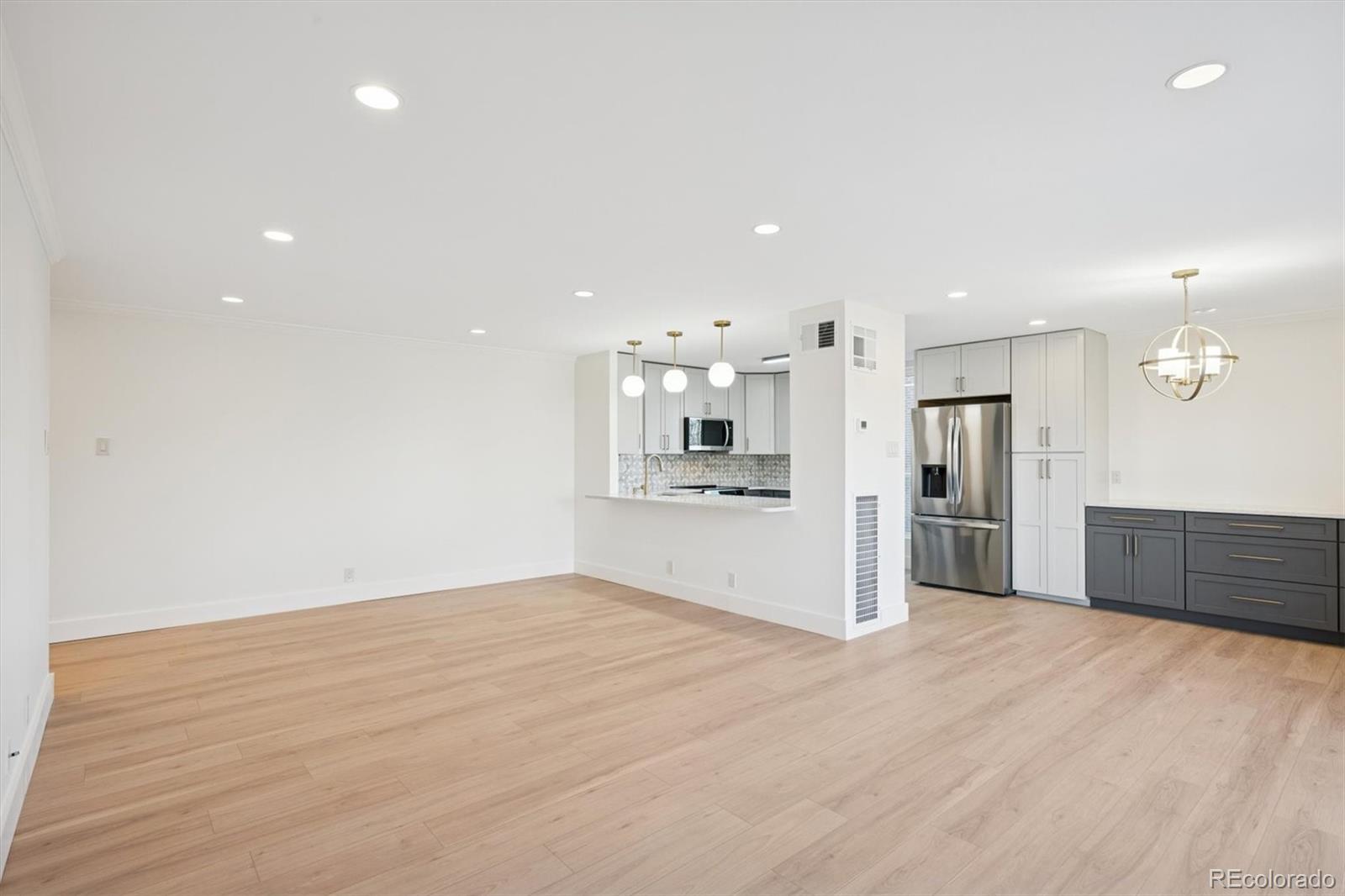 MLS Image #4 for 460 s marion parkway 604,denver, Colorado