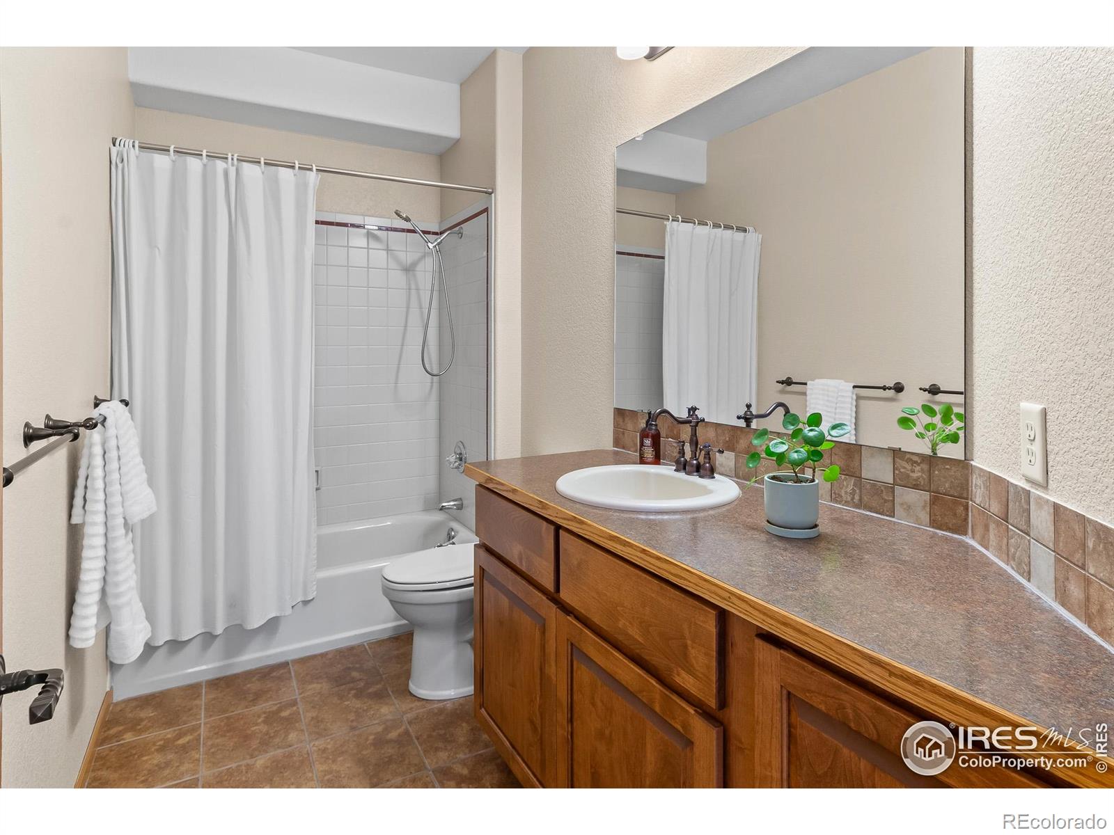 MLS Image #20 for 3020  blue mountain court,loveland, Colorado
