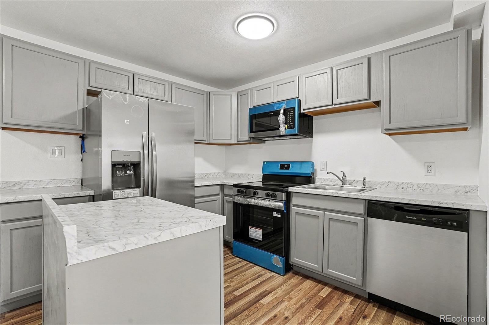 MLS Image #7 for 141  oakland court,aurora, Colorado