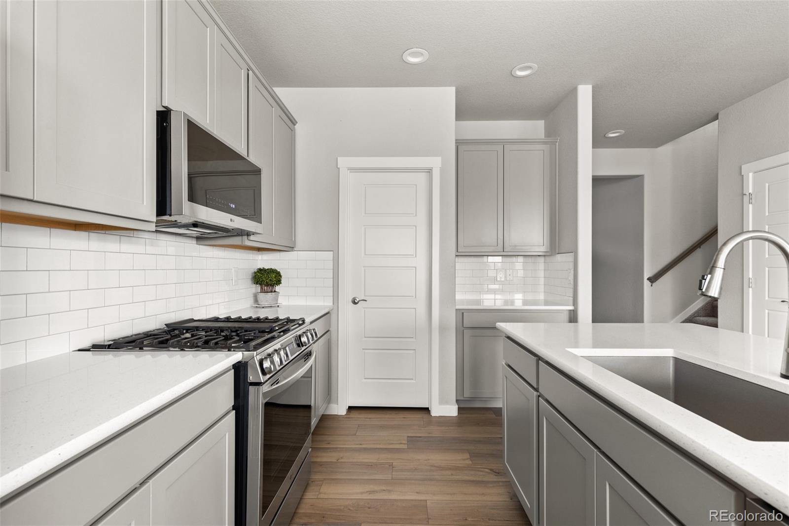 MLS Image #3 for 790  griffith street,lochbuie, Colorado