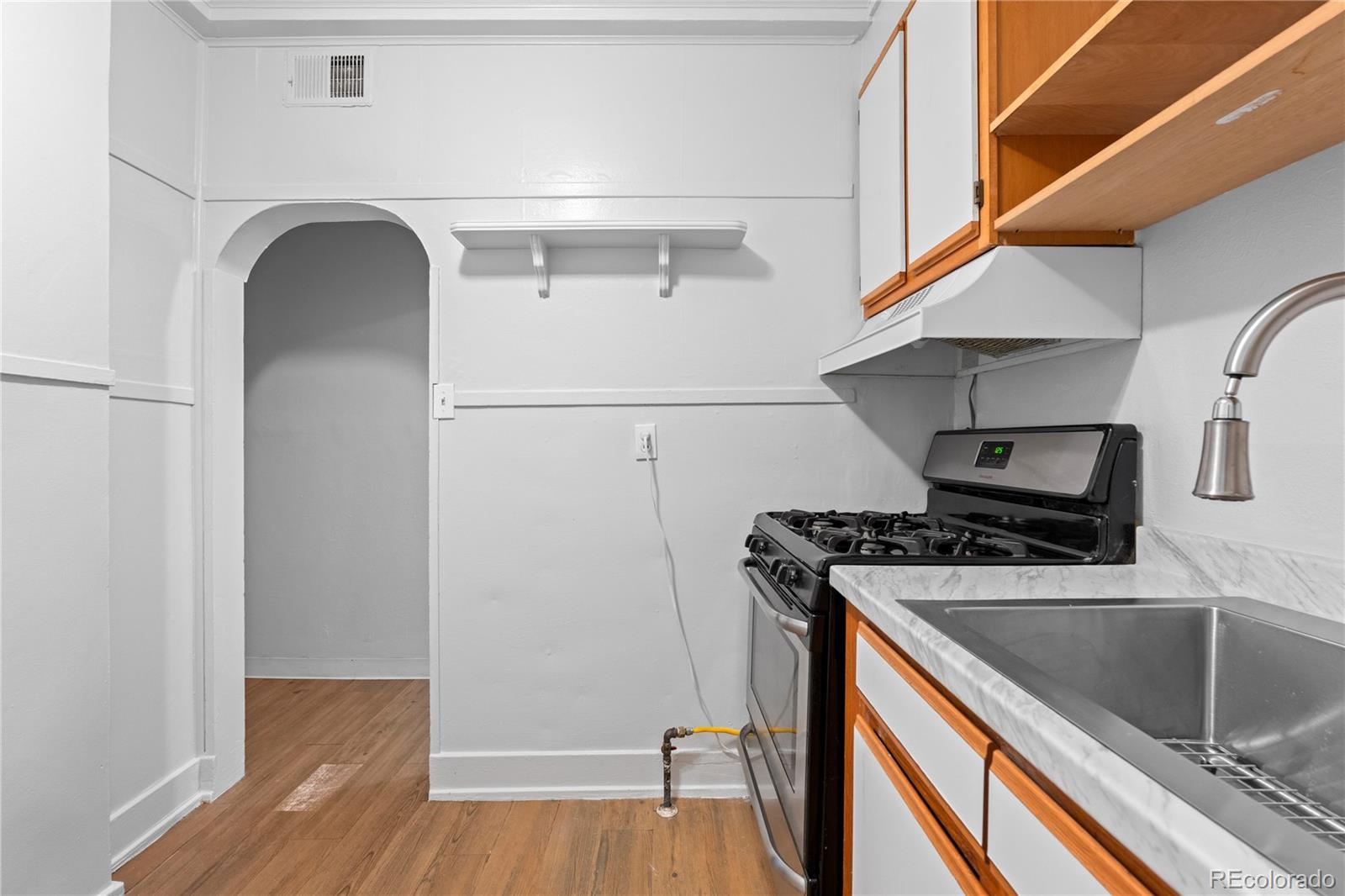MLS Image #11 for 1435 s lincoln street,denver, Colorado