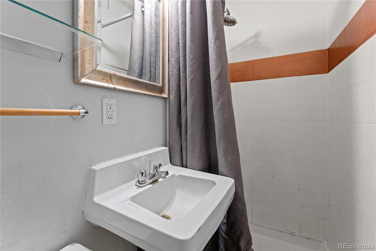 MLS Image #12 for 1435 s lincoln street,denver, Colorado