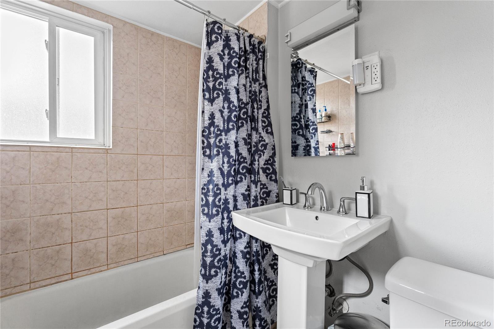 MLS Image #15 for 1435 s lincoln street,denver, Colorado