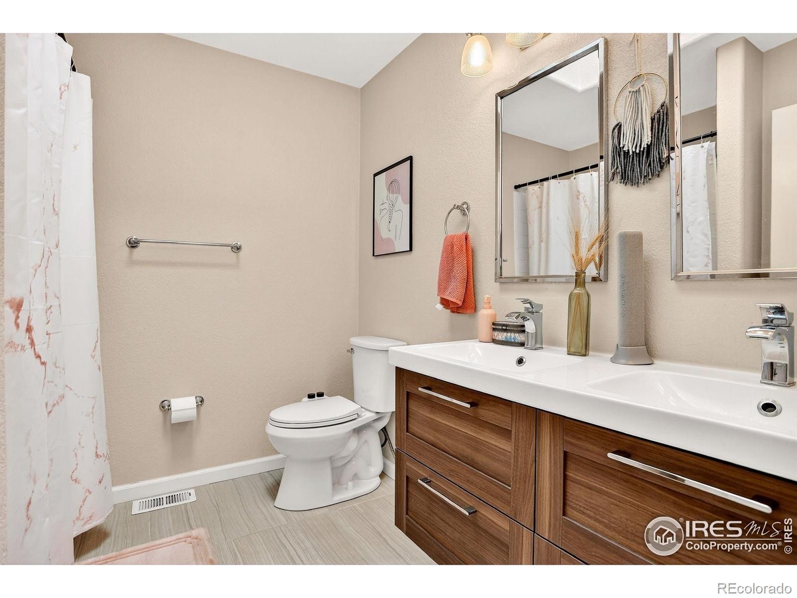 MLS Image #28 for 5491 s versailles street,aurora, Colorado