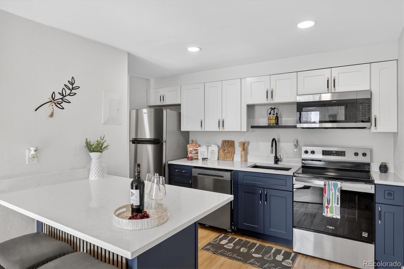 MLS Image #10 for 1008 n corona street 405,denver, Colorado