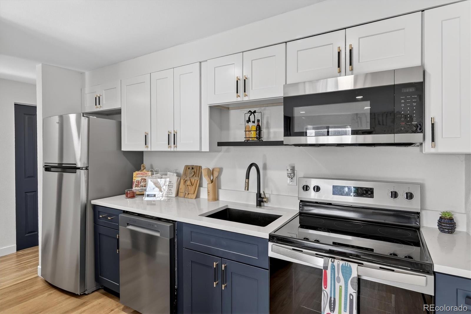 MLS Image #11 for 1008 n corona street 405,denver, Colorado