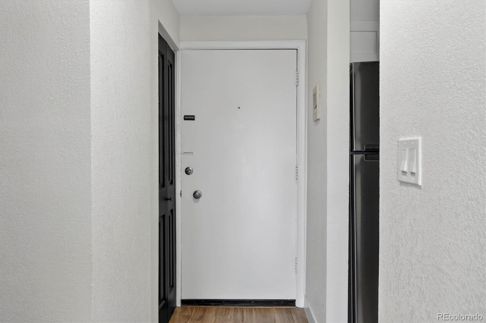 MLS Image #4 for 1008 n corona street 405,denver, Colorado