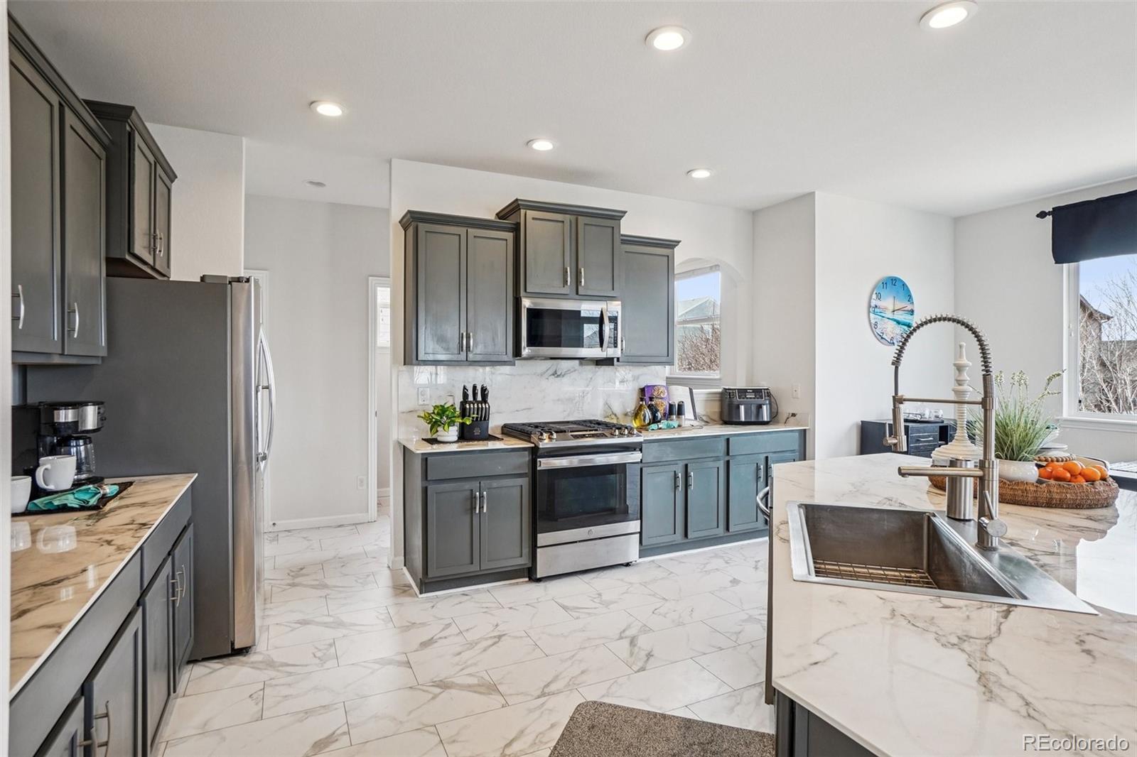 MLS Image #12 for 12339  syracuse street,thornton, Colorado