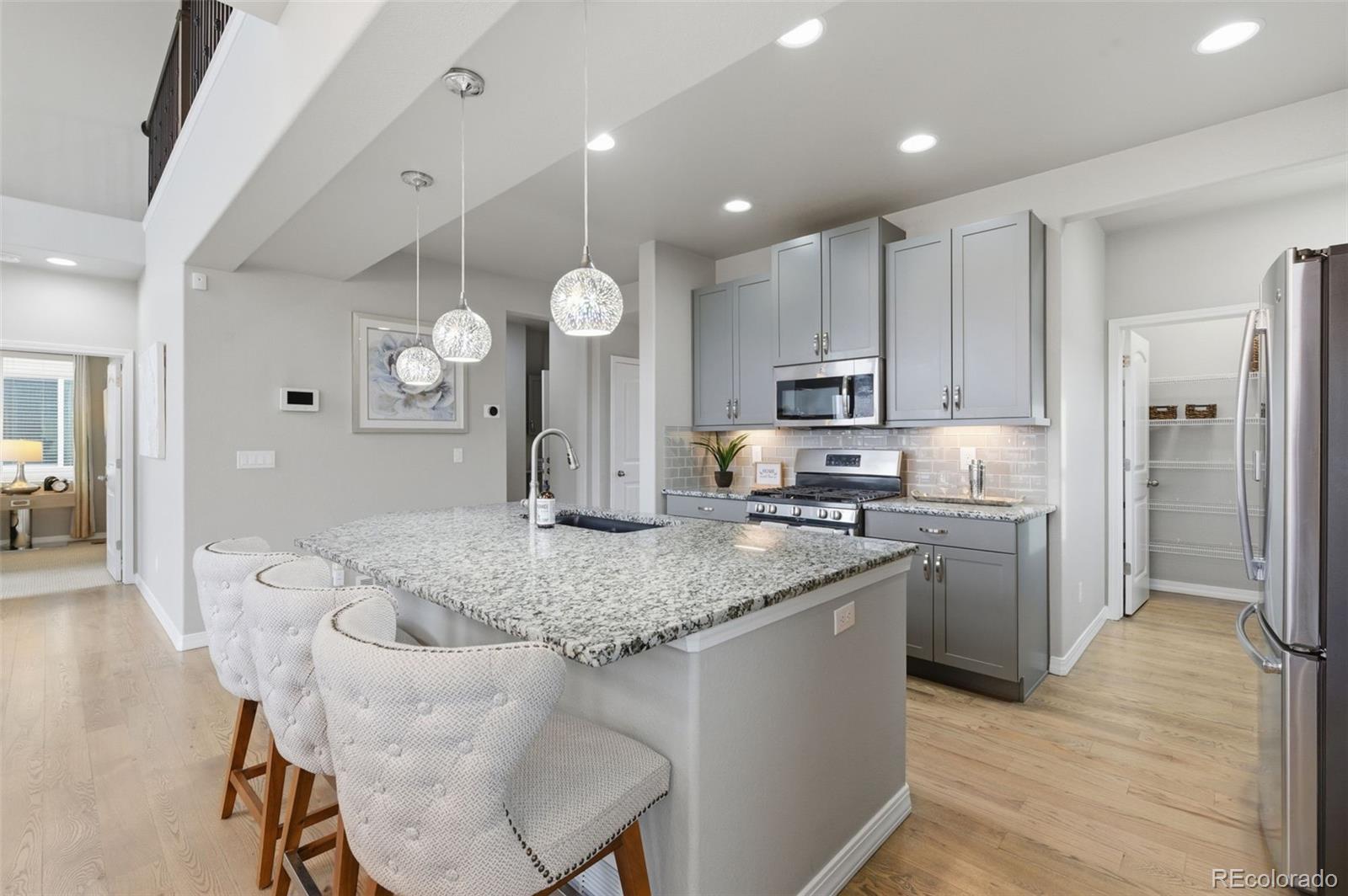 MLS Image #10 for 10902  echo canyon drive,colorado springs, Colorado