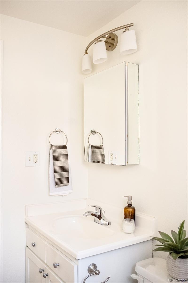 MLS Image #13 for 1135  elizabeth street 105,denver, Colorado