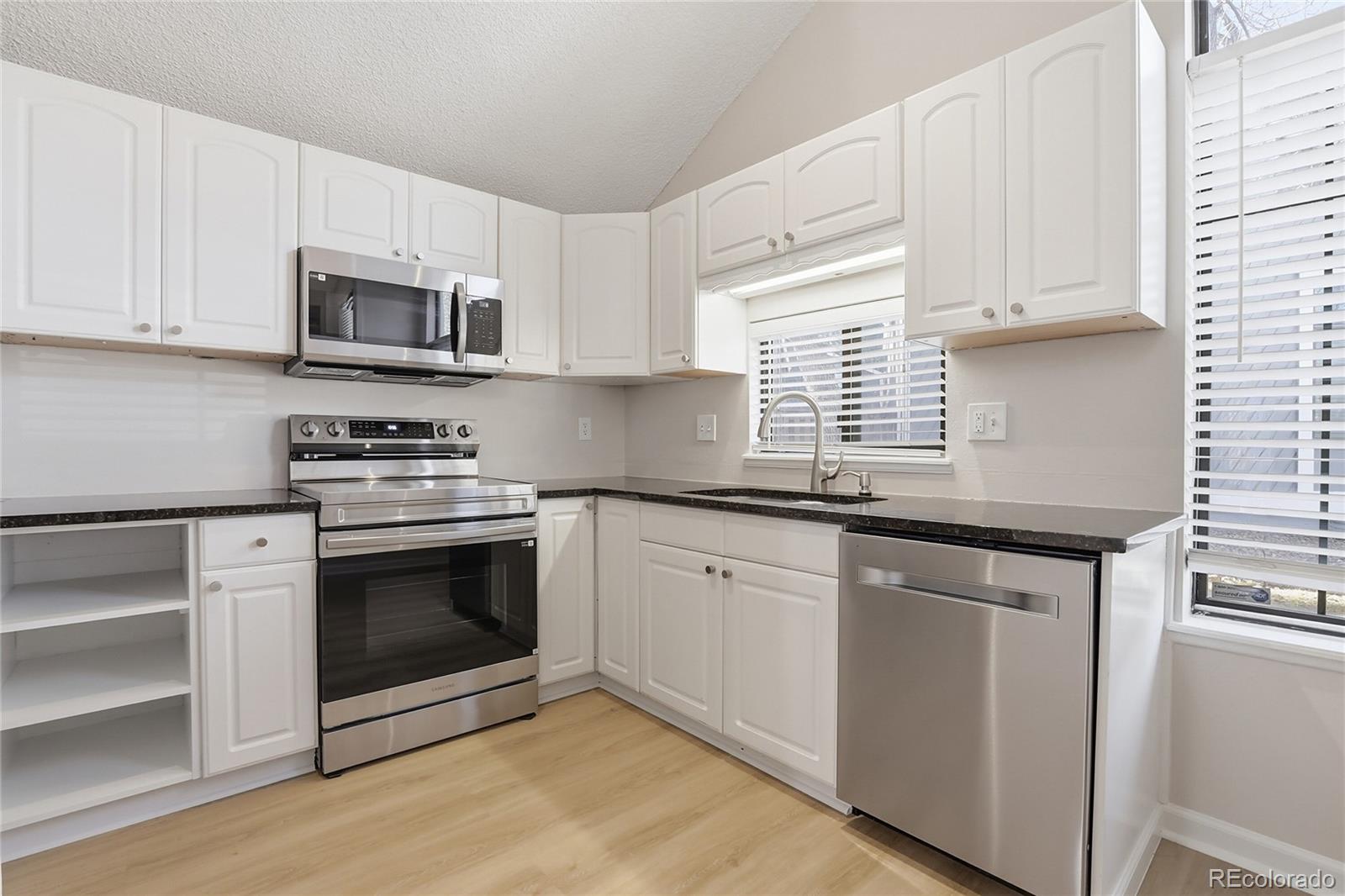 MLS Image #10 for 10187 e peakview avenue,englewood, Colorado