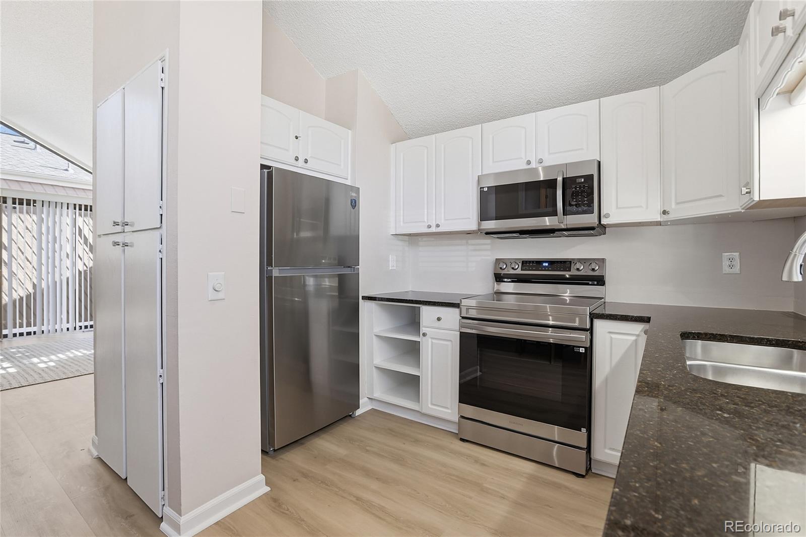 MLS Image #9 for 10187 e peakview avenue,englewood, Colorado