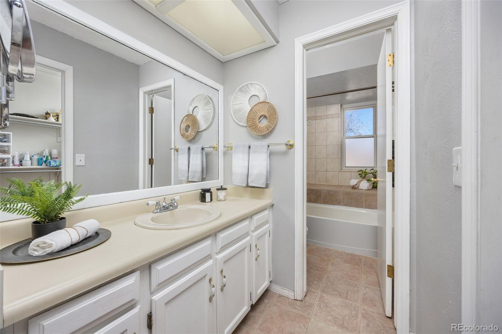 MLS Image #14 for 648 s kalispell way,aurora, Colorado