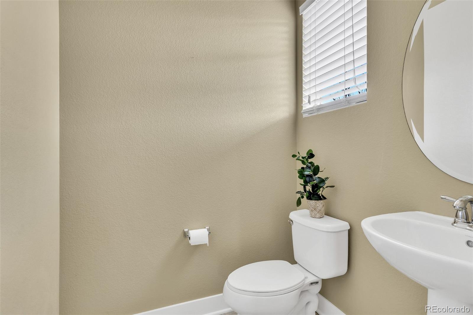MLS Image #11 for 368  dallas street,denver, Colorado