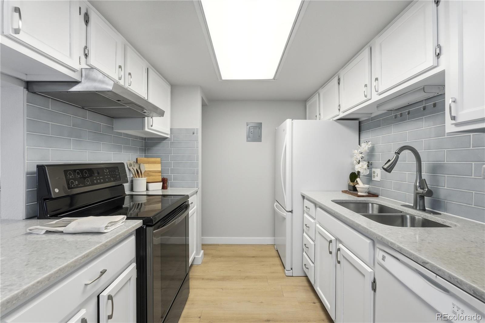 MLS Image #8 for 4400 s quebec street 108m,denver, Colorado