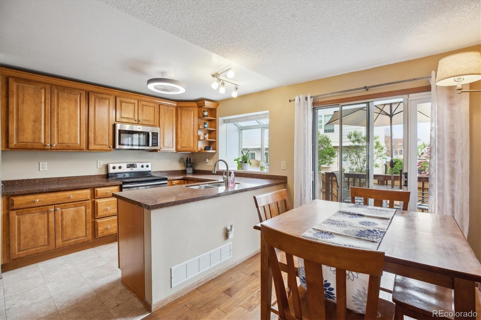 MLS Image #2 for 7665 s steele street,centennial, Colorado