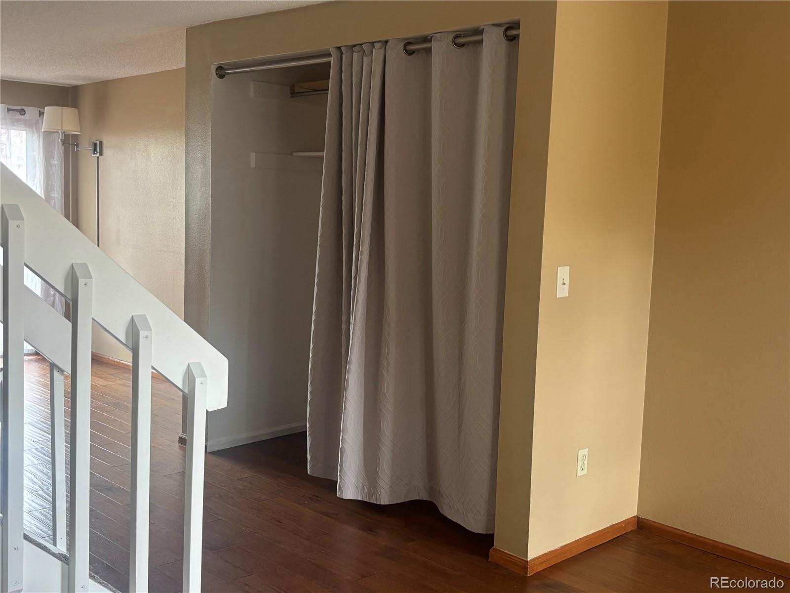 MLS Image #9 for 7665 s steele street,centennial, Colorado