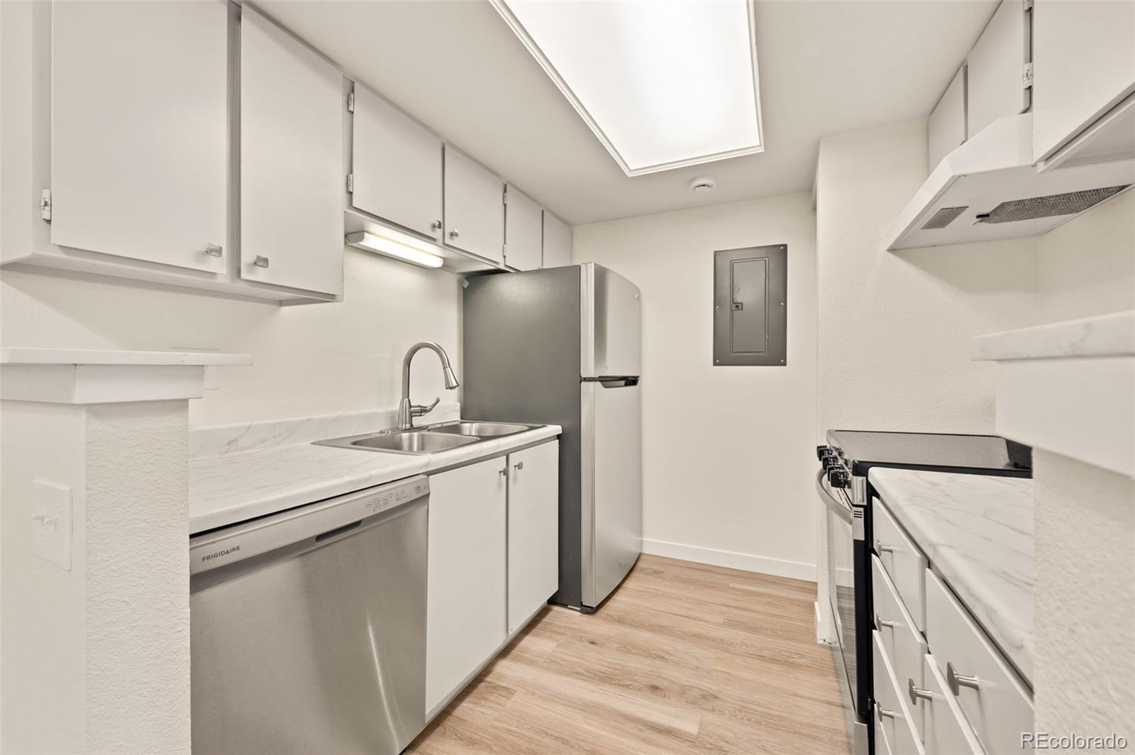 MLS Image #3 for 1840 s pitkin circle,aurora, Colorado