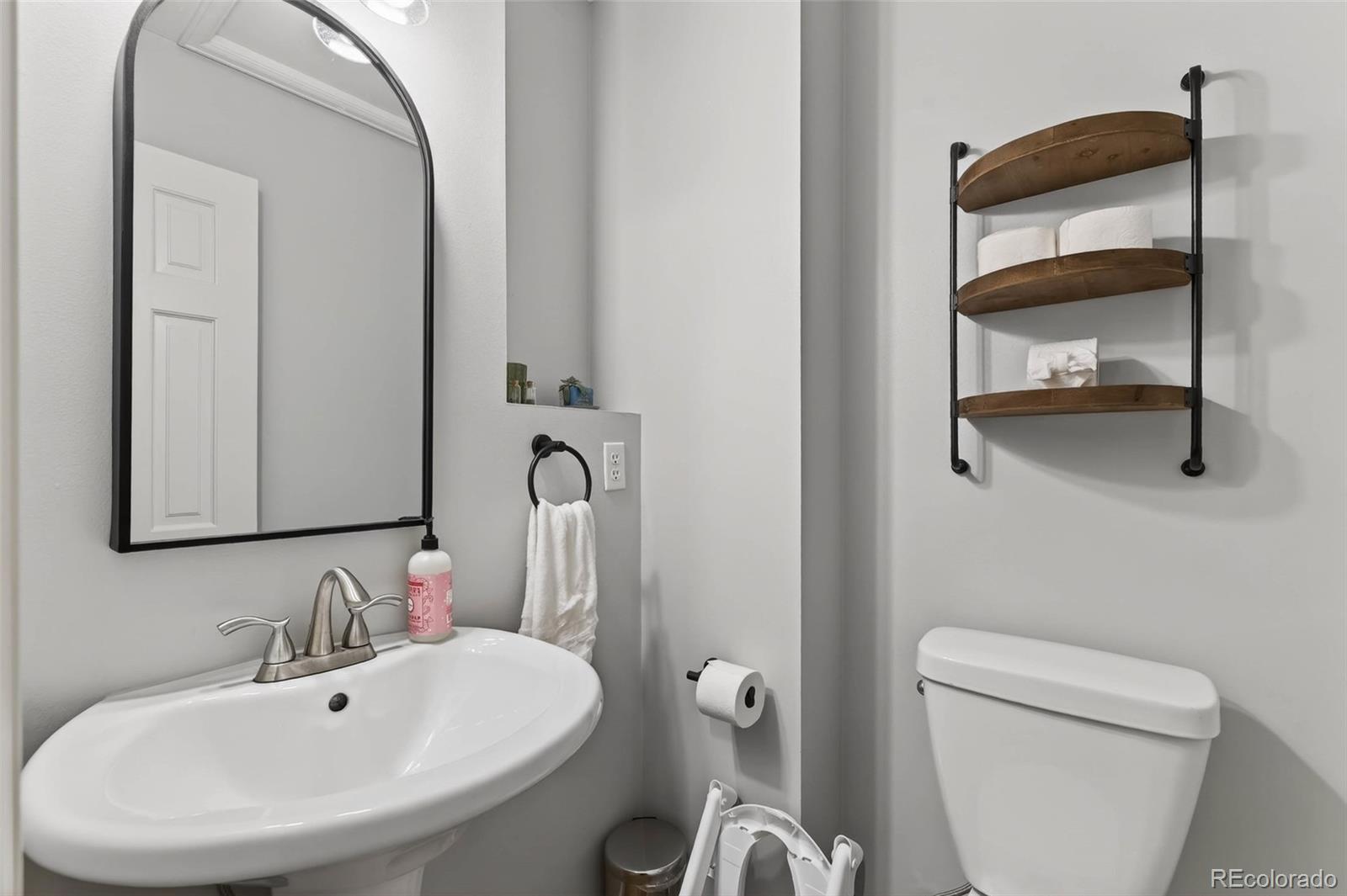 MLS Image #17 for 10585 w 79th way,arvada, Colorado