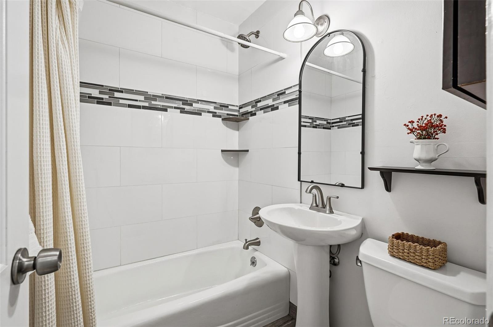 MLS Image #27 for 2921 s corona street,englewood, Colorado