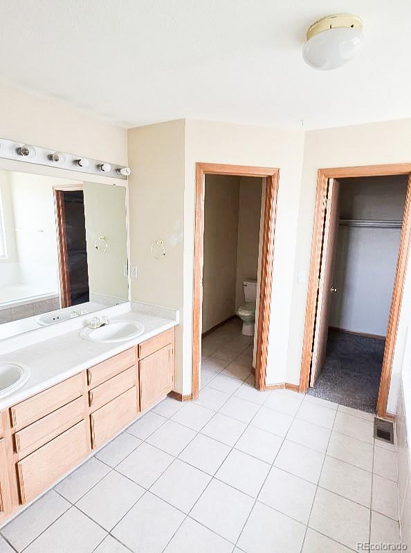 MLS Image #13 for 20420  kelly place,denver, Colorado