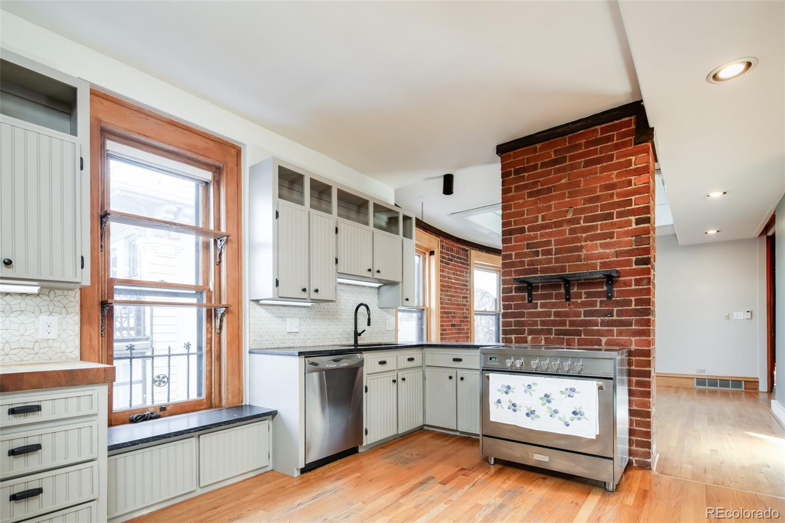 MLS Image #19 for 1324 n williams street,denver, Colorado
