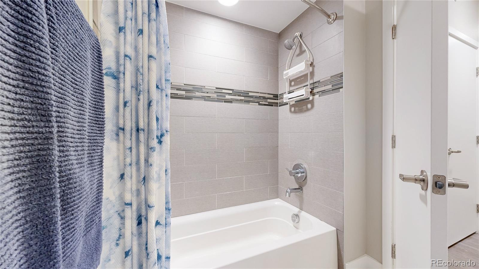 MLS Image #18 for 2374 s university boulevard 307,denver, Colorado