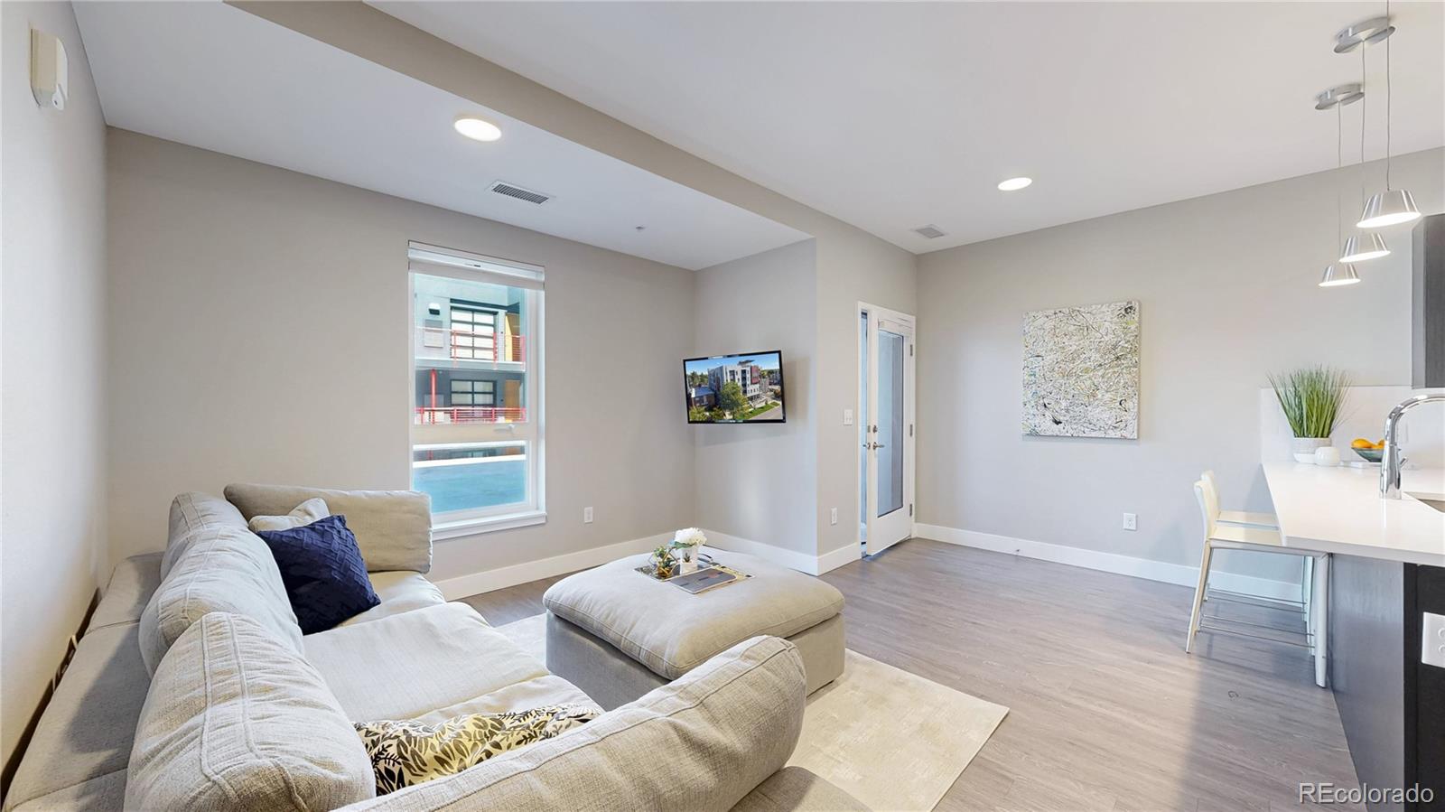MLS Image #8 for 2374 s university boulevard 307,denver, Colorado