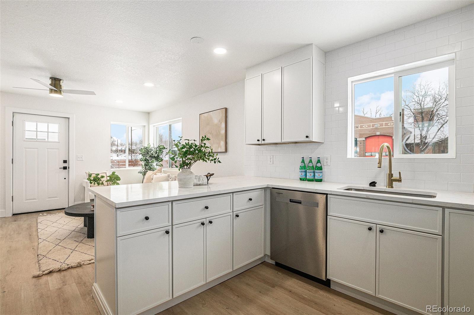 MLS Image #10 for 3211 n steele street,denver, Colorado