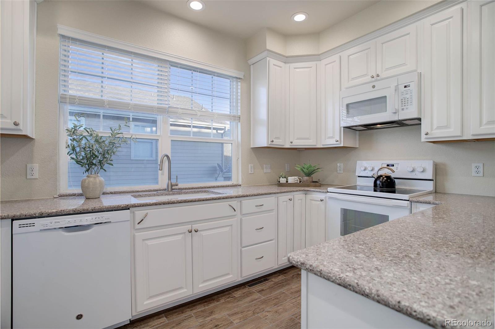 MLS Image #5 for 9877  grove. street c,westminster, Colorado
