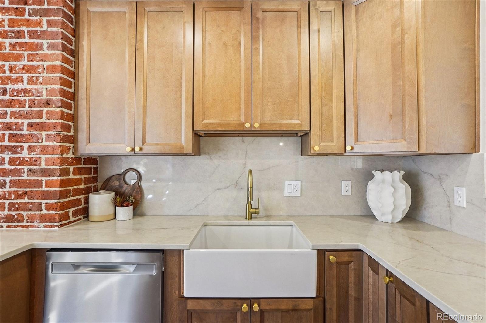 MLS Image #16 for 2038 s logan street,denver, Colorado