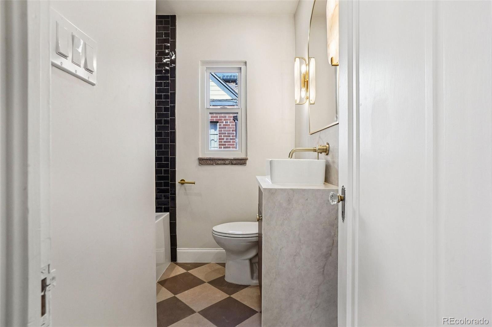 MLS Image #21 for 2038 s logan street,denver, Colorado