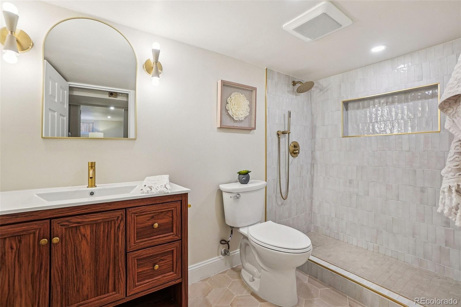 MLS Image #34 for 2038 s logan street,denver, Colorado