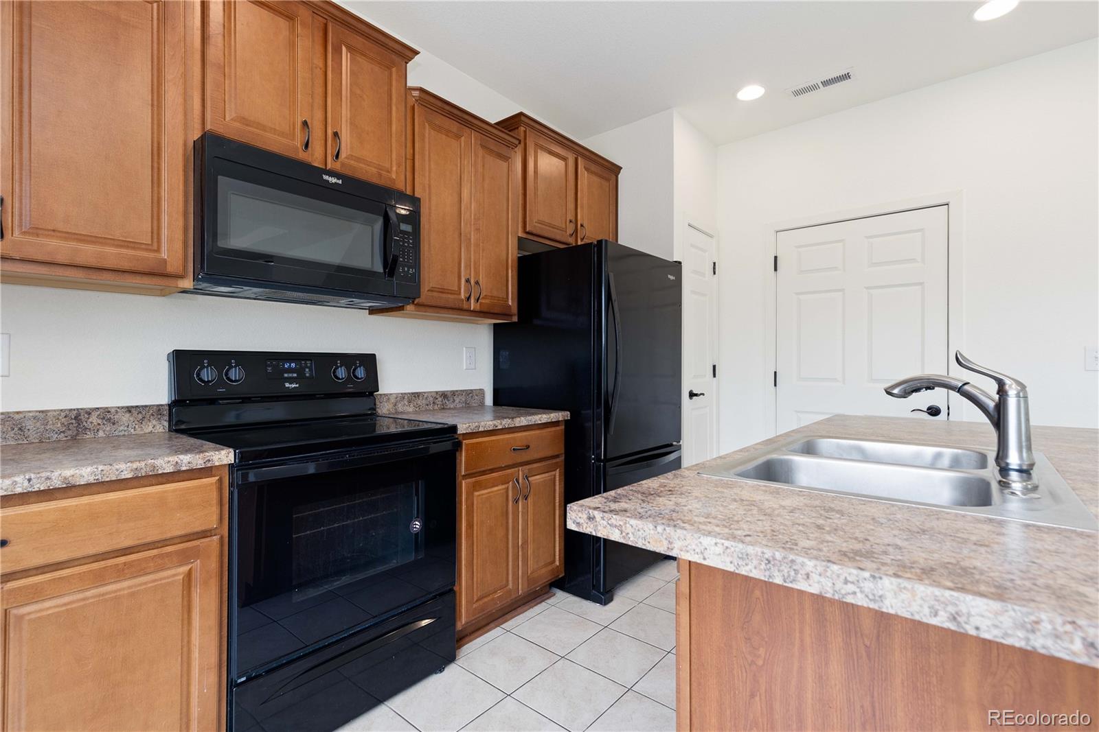 MLS Image #13 for 19060 e 54th place,denver, Colorado