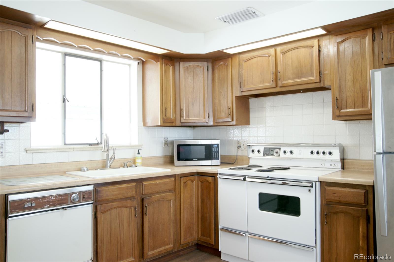 MLS Image #10 for 1373 s wyandot street,denver, Colorado