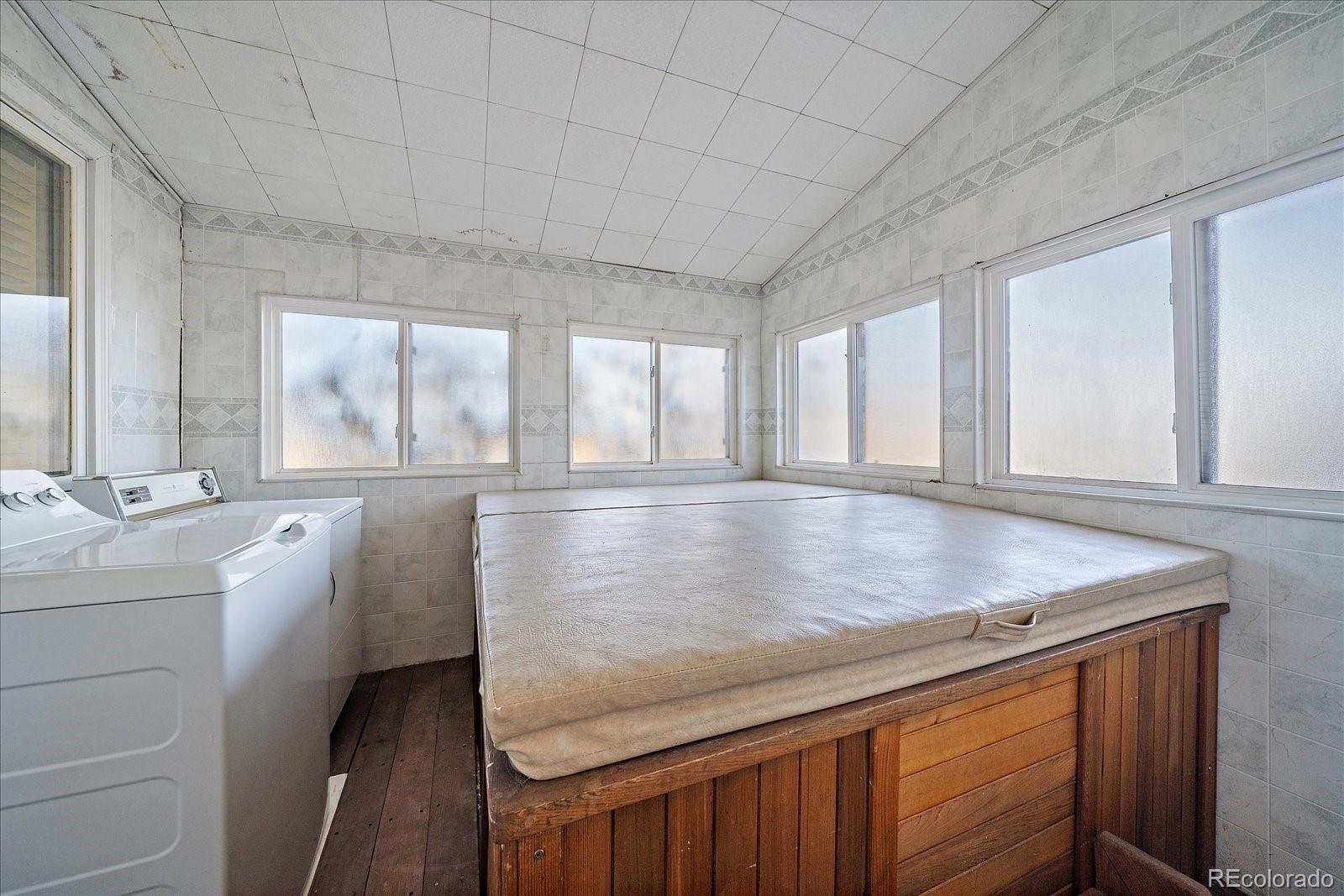 MLS Image #18 for 1905 s kearney way,denver, Colorado