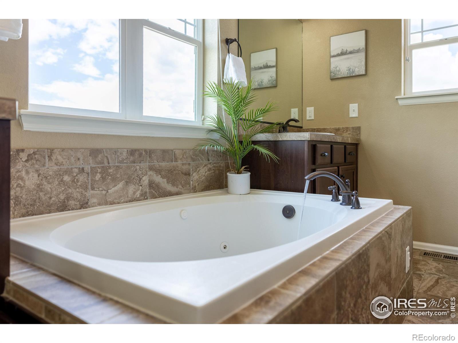 MLS Image #20 for 2211  winding drive,longmont, Colorado