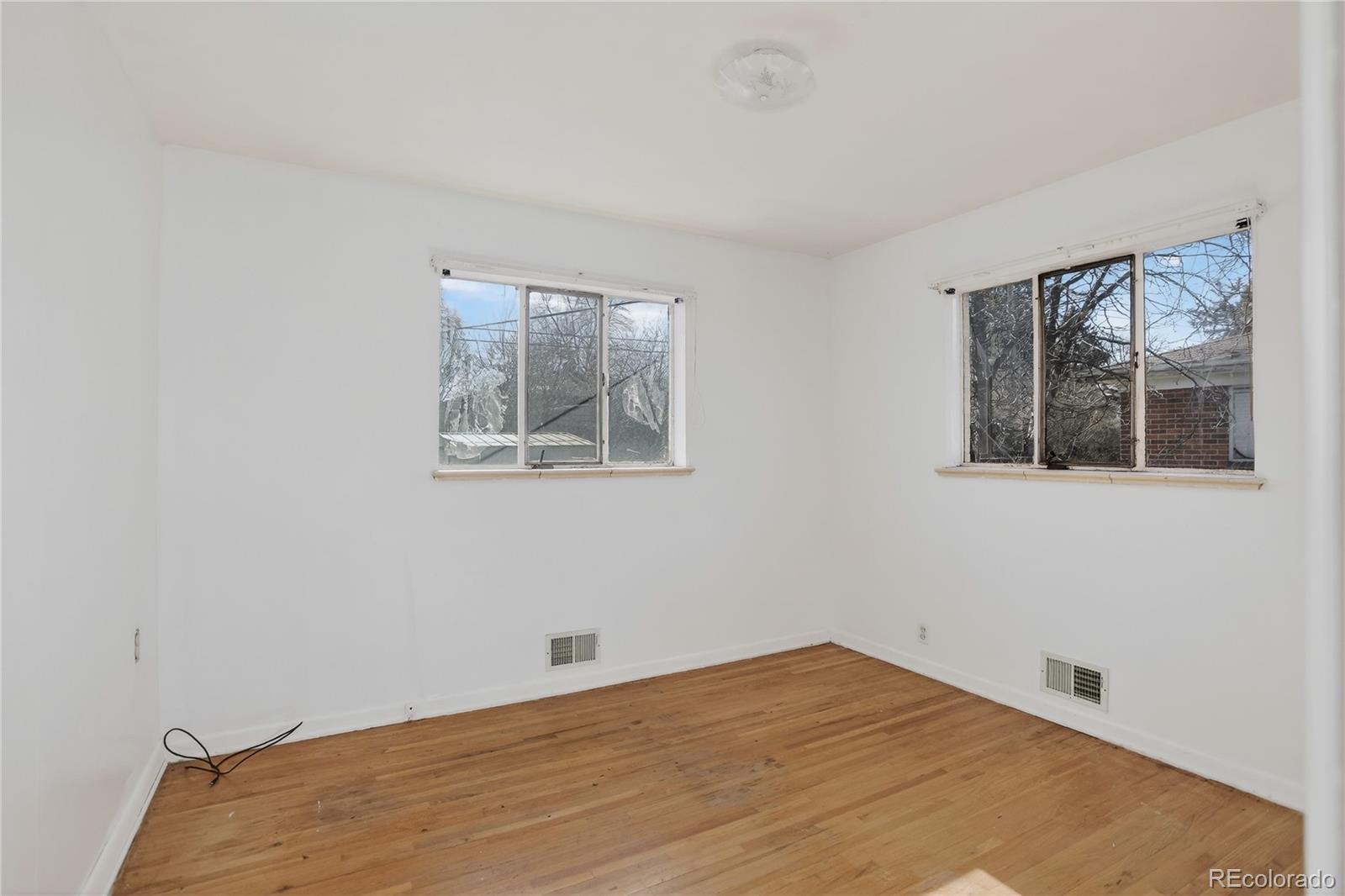 MLS Image #10 for 5442 e colorado avenue,denver, Colorado