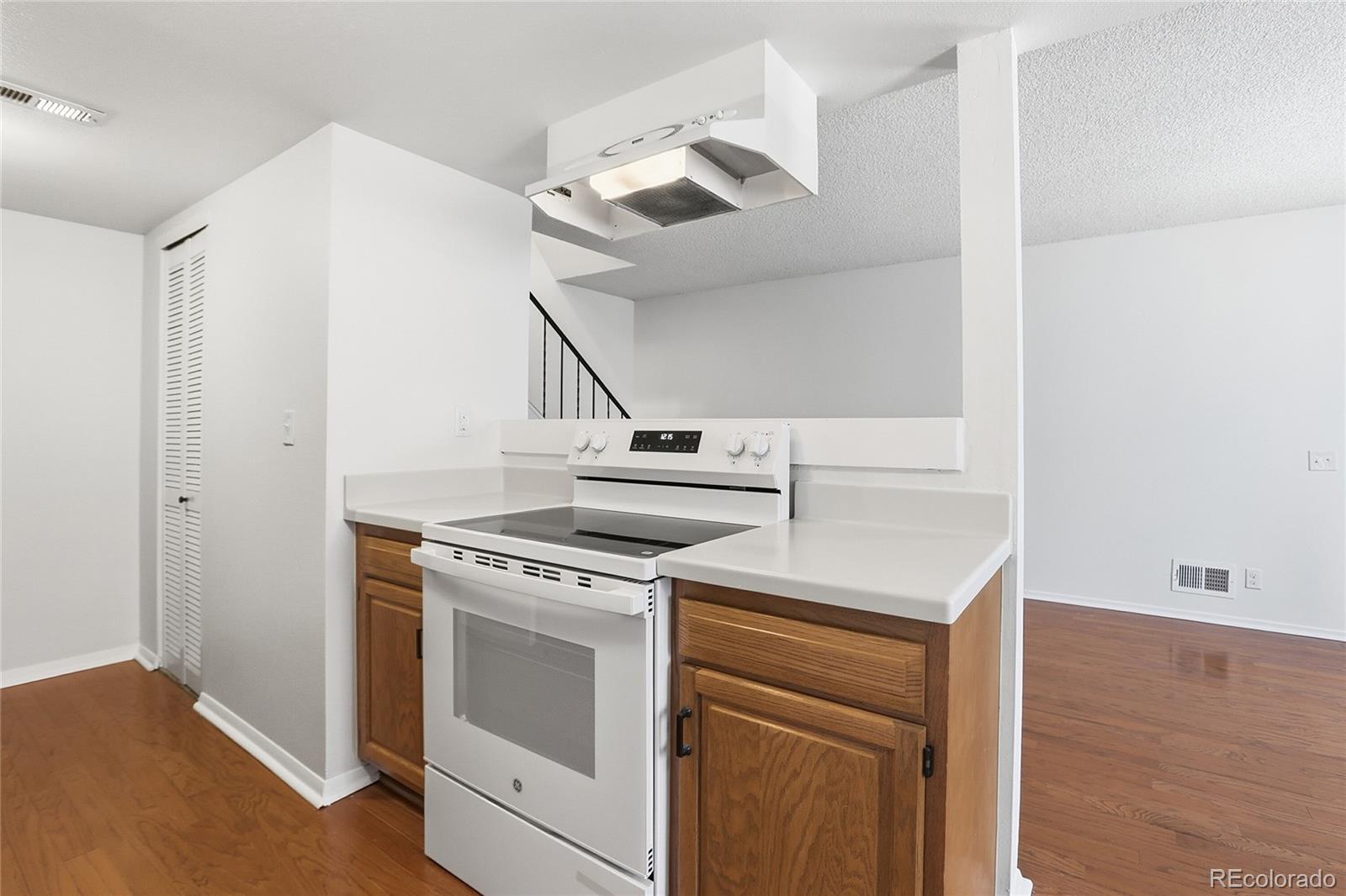 MLS Image #8 for 3355 s flower street,lakewood, Colorado