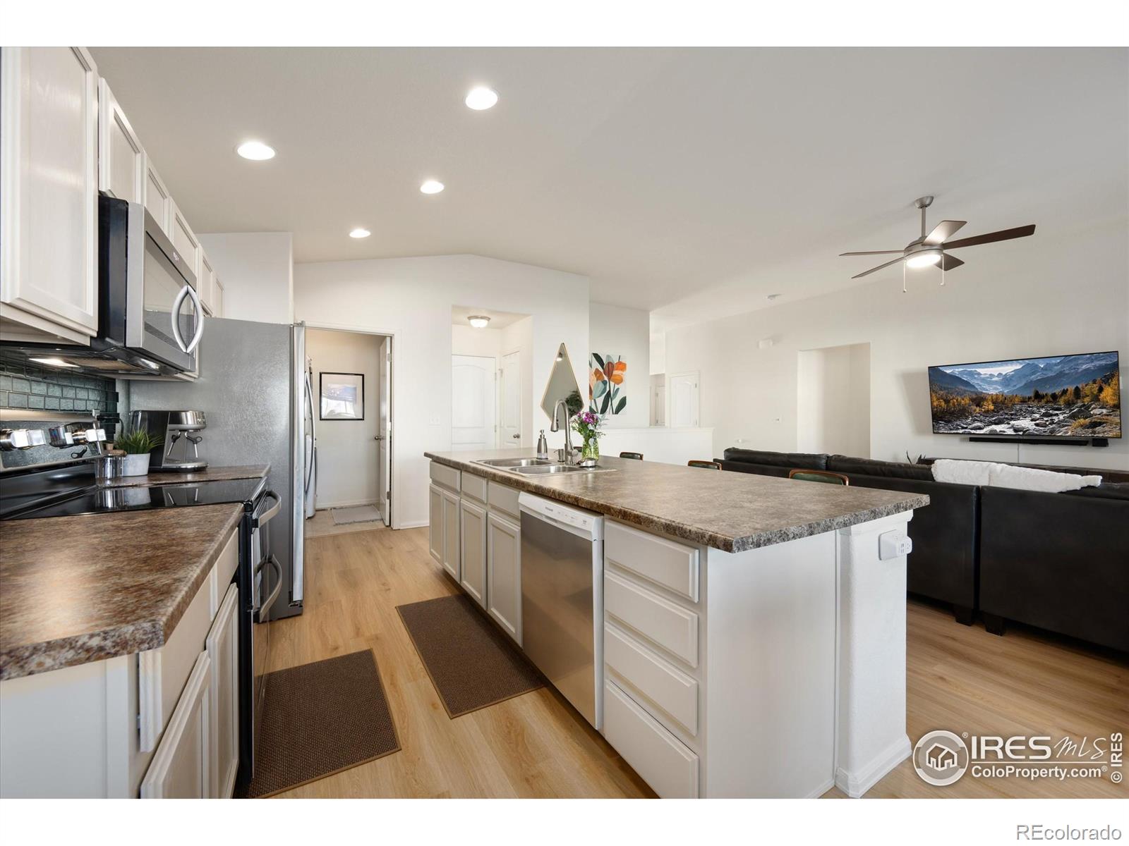 MLS Image #8 for 1995  thundercloud drive,windsor, Colorado