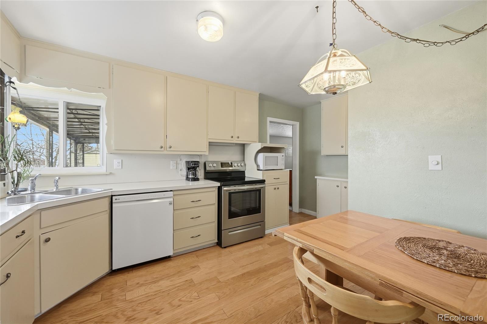 MLS Image #13 for 1145 s wolff street,denver, Colorado