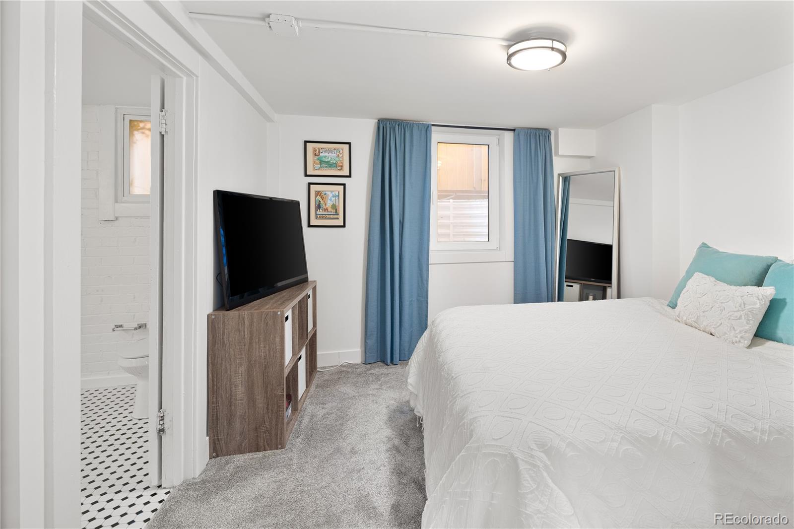 MLS Image #37 for 2233  ivy street,denver, Colorado