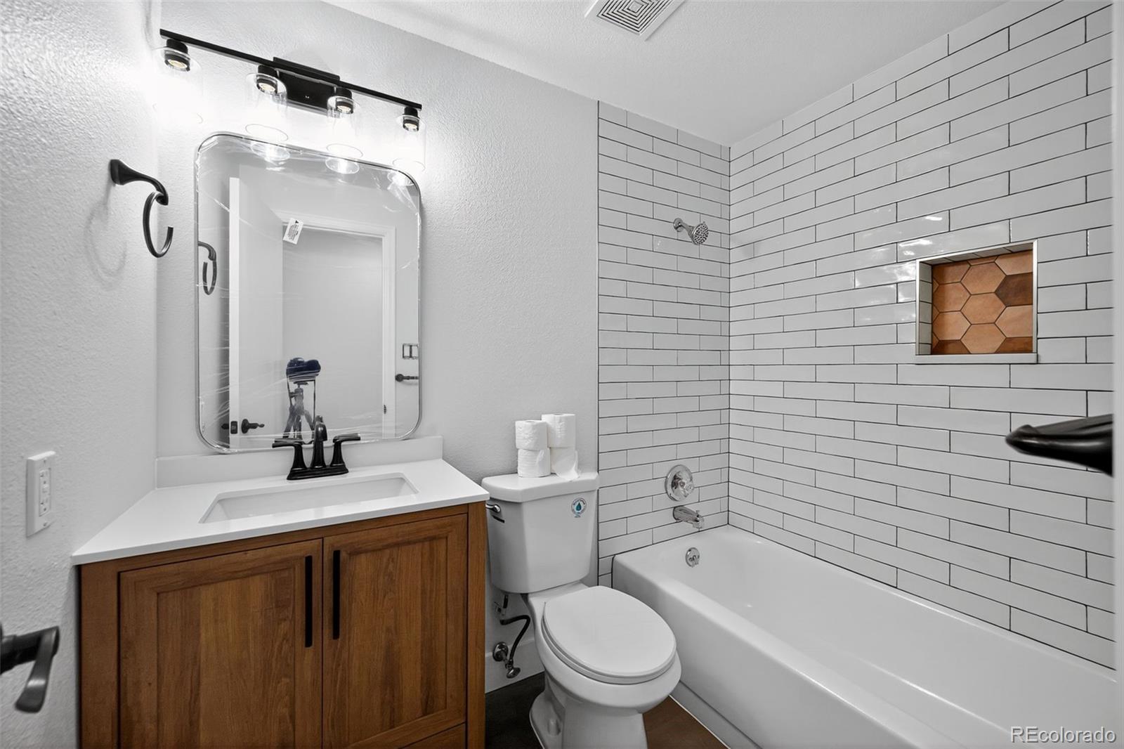 MLS Image #8 for 11981  bellaire street d,thornton, Colorado